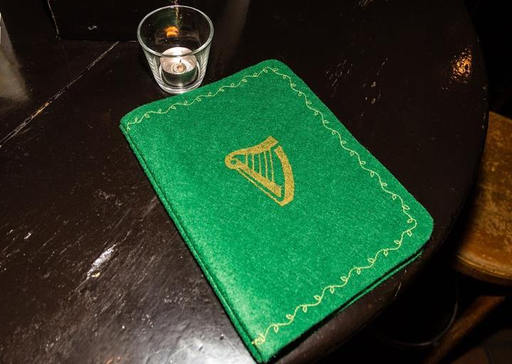 Finnegans Irish Pub